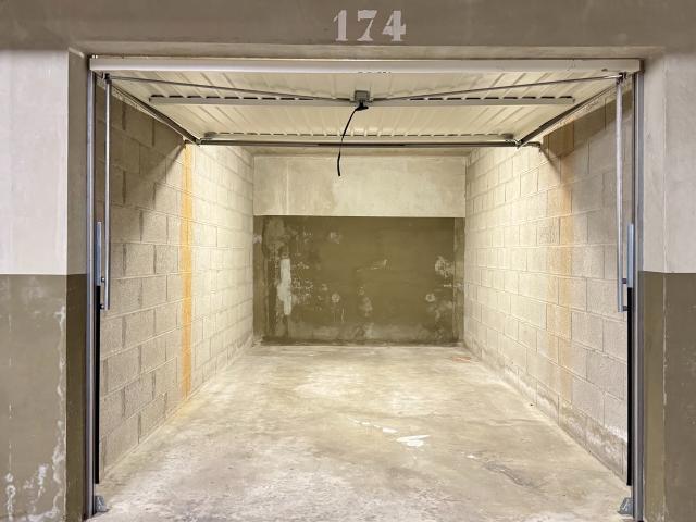 Hoenheim Location Parking / Garage 67