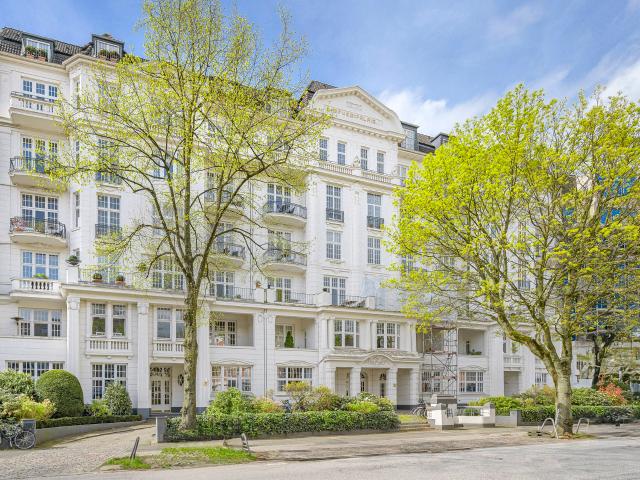 Hofweg Palais Altbau ETW im Erdgeschoss mit sonnigem Garten und Terrasse