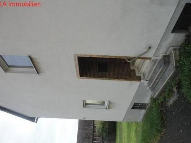 Hofstelle mit 22 000qm Wiese und drei Scheunen günstig