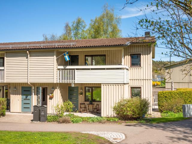 Högenvägen 65