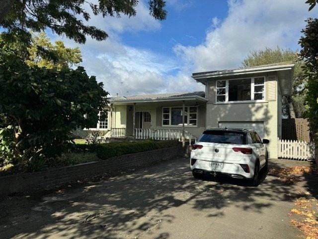 hokowhitu, 3 bedrooms