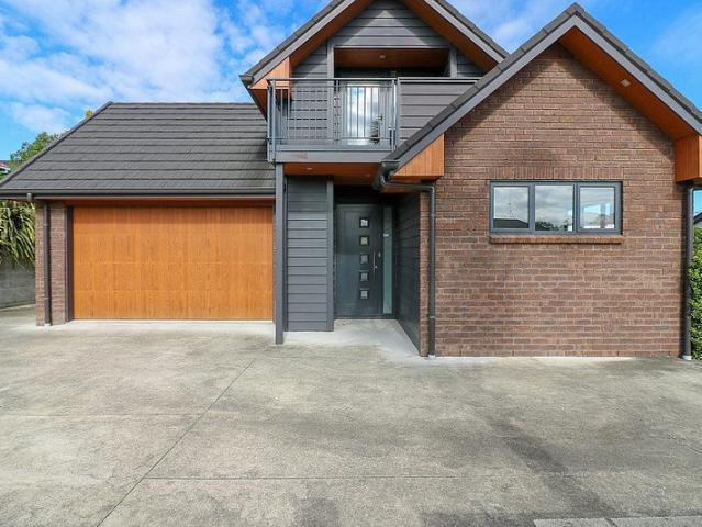 hokowhitu, 3 bedrooms