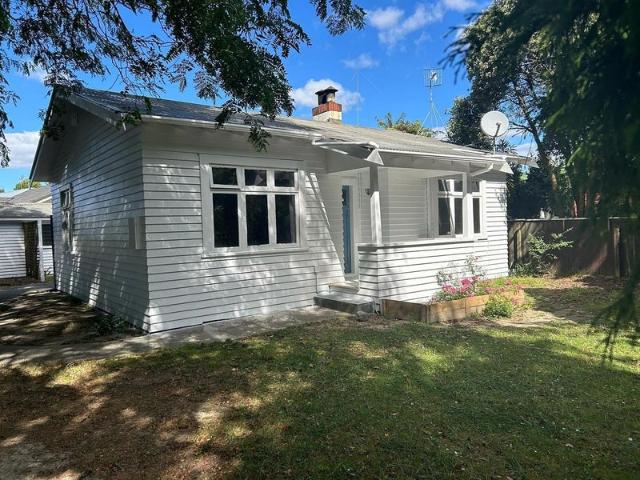 hokowhitu, 3 bedrooms