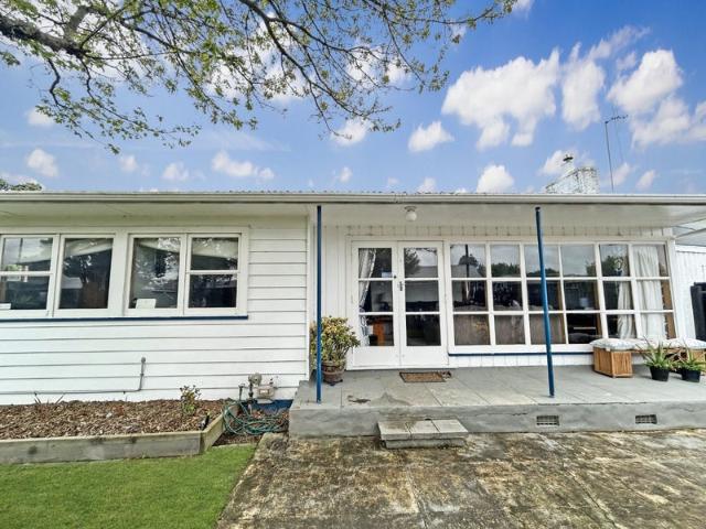 hokowhitu, 3 bedrooms