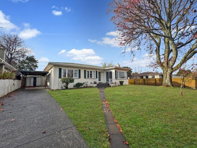 hokowhitu, 3 bedrooms