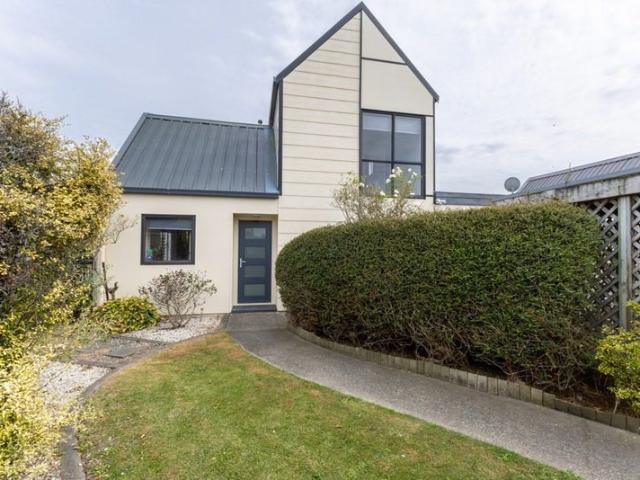 hokowhitu, 4 bedrooms