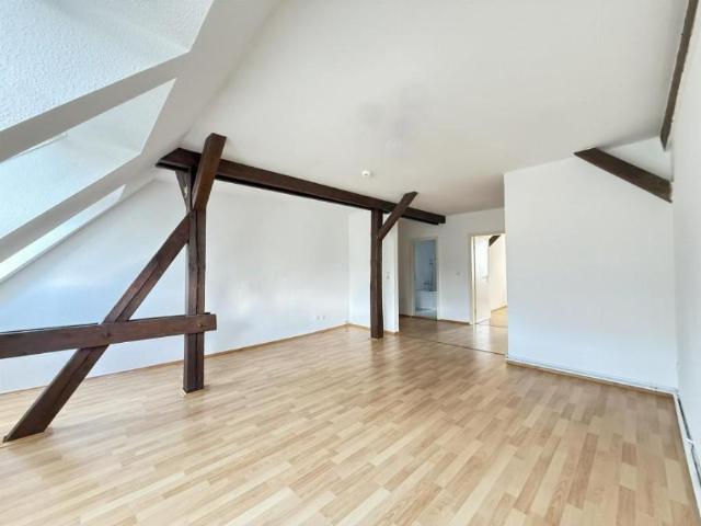Holzbalken und offene Raumgestaltung = wohlige Wohnatmosphäre DG/4. Etage ohne Fahrstuhl