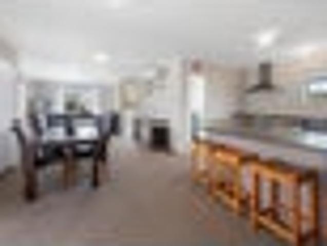 Holdens Bay, 3 bedrooms, $640 pw