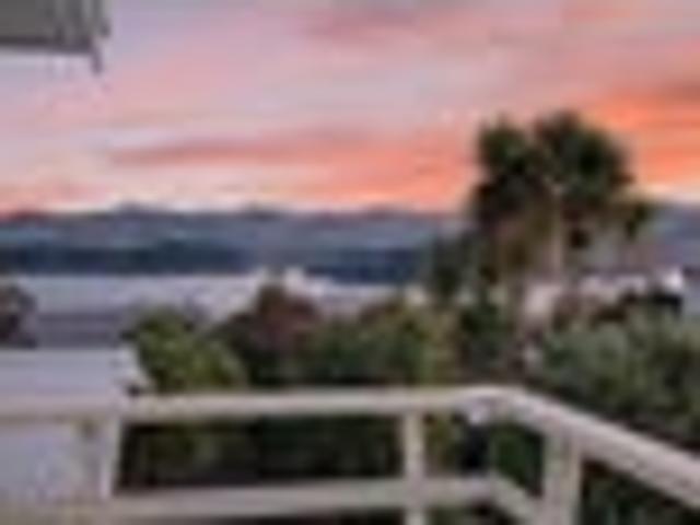 Holiday or stay