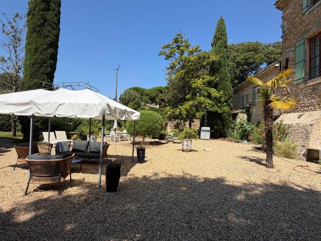 Holiday apartment with 2 rooms for rent in Vénéjan 60 m² | dreamo. Ch