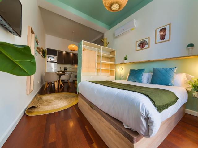 Holidays2Malaga Calderon Loft en centro Malaga & I