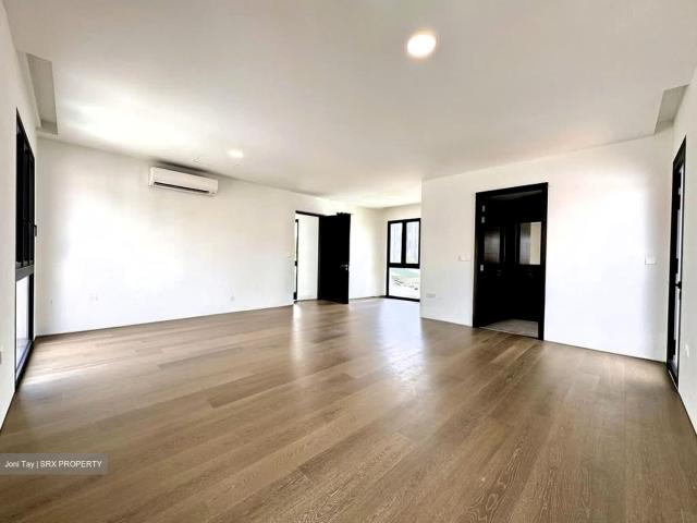 Holland Grove D10, Detached