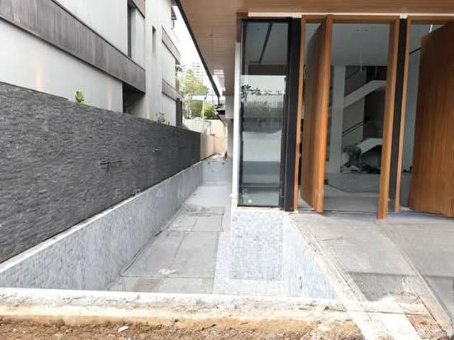 Holland grove drive Semi Detached House For Sale, $14,880,000, 5 Bed 6 Bath 8,500 sqft $3,823.00 psf