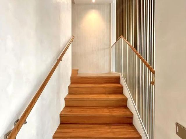 Holland Grove Park D10, Semi