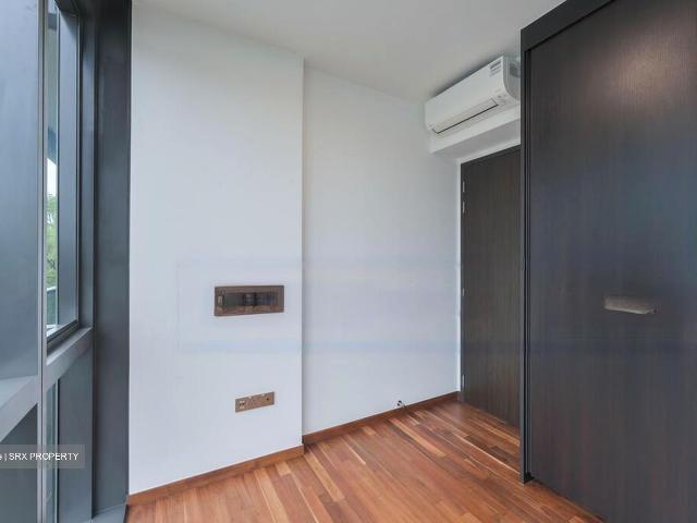 Holland Park D10, Condominium