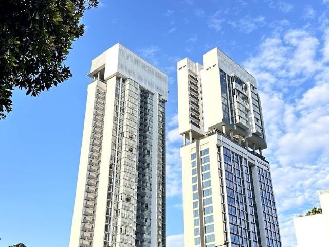 Holland Village Way D10, Condominium