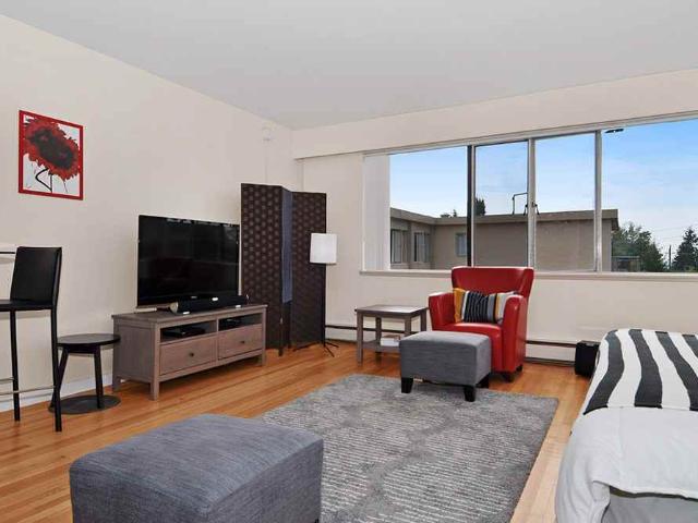Hollies 1 Bedroom Apartment for Rent at 6450 East Boulevard, Vancouver, BC V6M 3V9 South Granville