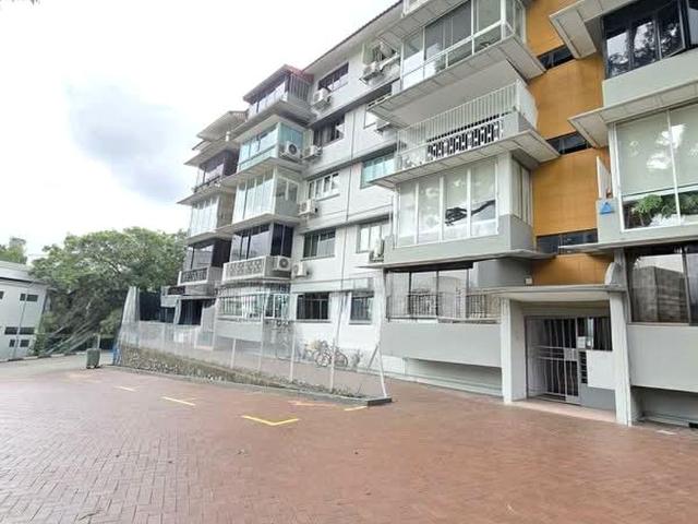 Hollywood Apartments D9, Apartment