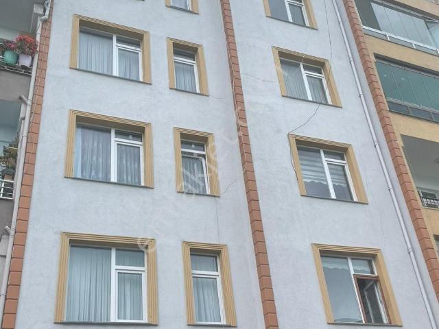Hopa Emlak'tan Satılık Daire Hopa Yeni Mahalle