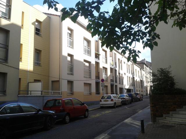 HOPITAL CENTRAL BEAU 2 PIECES A VENDRE