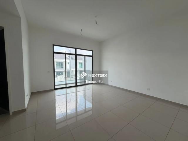 Horizon Hills, 3 Storey Cluster, 32x75, Asking 1.65mil