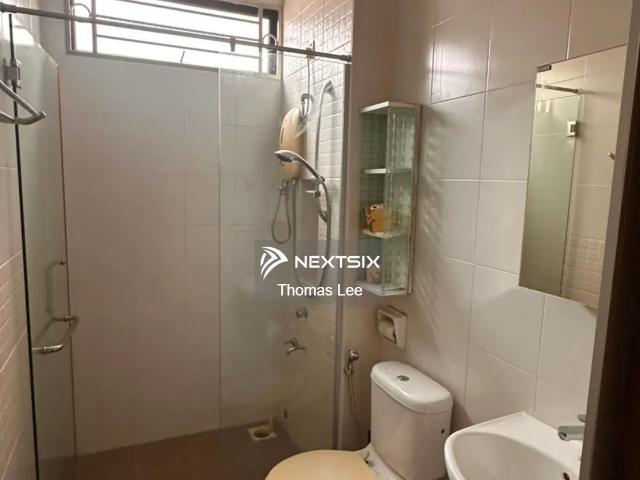 HorizonResidence @ Bukit Indah 地点美美的公寓️ 对面就是Sireh Park 爬山运动好去处，环境幽静，空气清新 保安森严️ facility设施good good【3房2厕】1045sqft 全家私出售️ 1 个停车位，买来即可入住或出租 位于热门地段