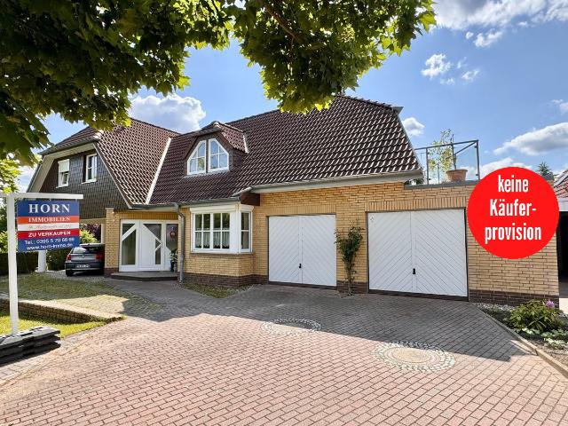 HORN IMMOBILIEN + großzügiges Einfamilienhaus in Neubrandenburg Broda in Randlage