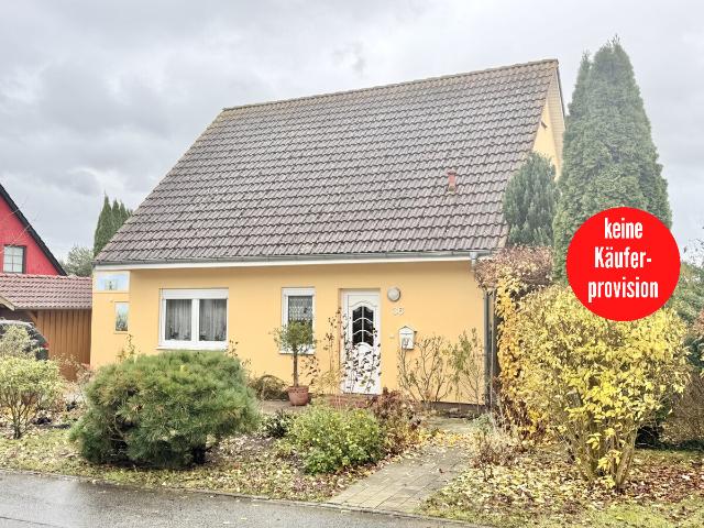 HORN IMMOBILIEN + Einfamilienhaus in Randlage mit tollem Weitblick in Kaluberhof, 14 km bis NB
