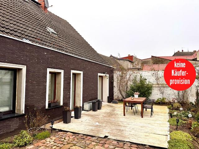 HORN IMMOBILIEN + liebevoll renoviertes Haus in Penkun, mit Wärmepumpe und Kaminofen