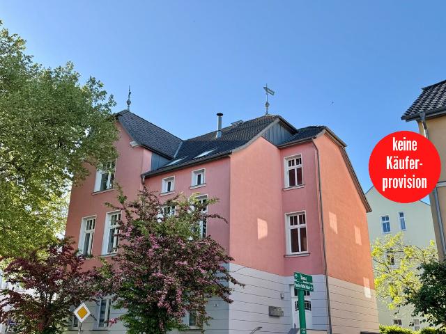 HORN IMMOBILIEN + Neubrandenburg, große Maisonette Eigentumswohnung im DG mit Kamin, 2 Stellplätzen und Keller