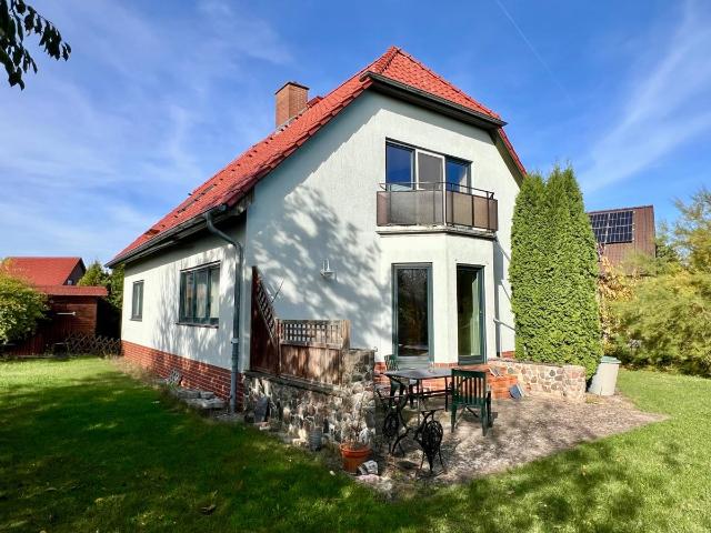 HORN IMMOBILIEN+ RSERVIERT! Neubrandenburg, großes Einfamilienhaus mit Keller, Sauna Einliegerwohg. möglich!