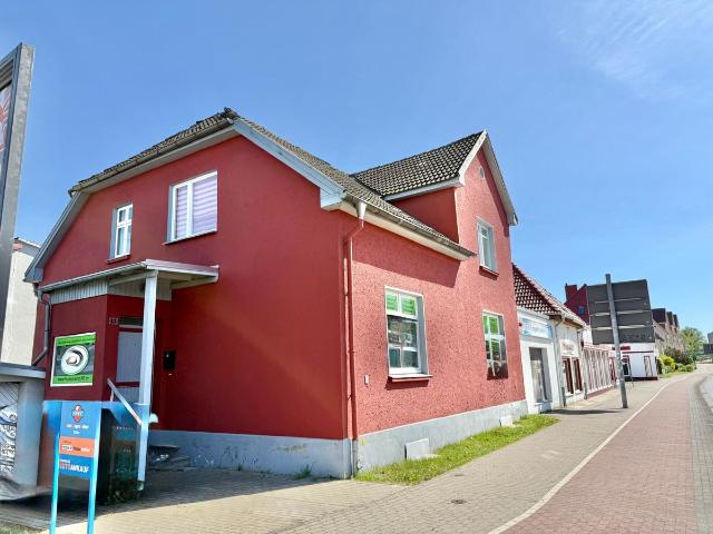 HORN IMMOBILIEN+ Neubrandenburg, Wohn und Geschäftshaus in guter Lage, mit Keller und Stellplatz