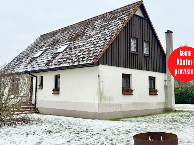 HORN IMMONILIEN + großes Haus, großes Grundstück in einer ruhigen Lage in Cölpin bei Neubrandenburg