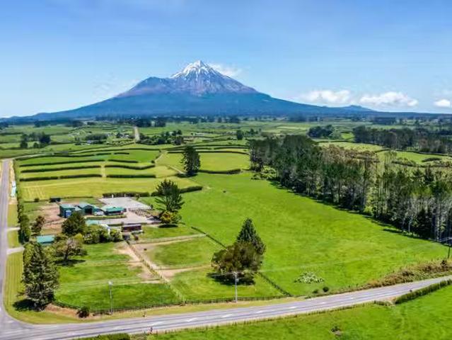 HORSE LOVERS PARADISE – First National Real Estate