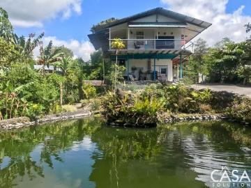 Hostal Único En Su Tipo Con 19 Habitaciones En Cordillera, Boquerón
