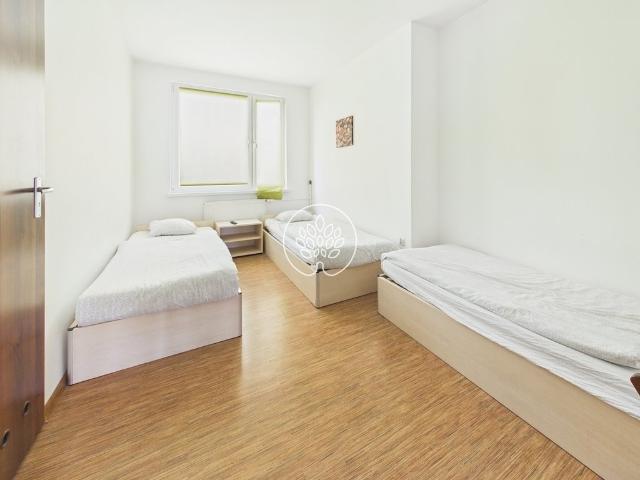 Hostel inwestycyjny 650 m² z 32 pokojami i parkingiem