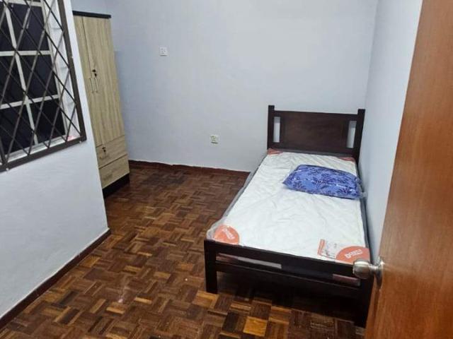 Hostel Rooms for Rent