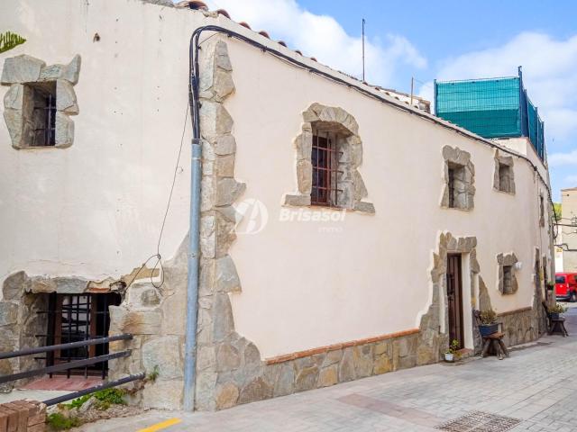 Hospitalet de l'Infant Gran casa con dos viviendas independientes