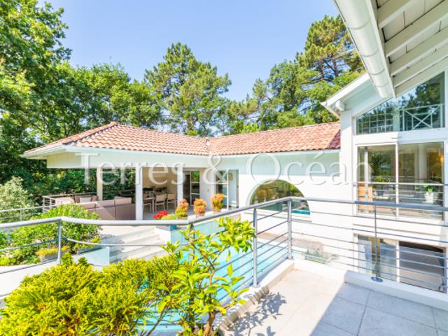 HOSSEGOR GOLF, VILLA DE STANDING AVEC CINQ CHAMBRES