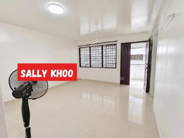HOT CAKEDesa Green Fully Reno Repainted For Sale At Jelutong