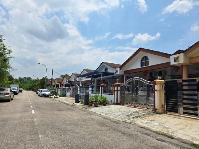 HOT AREA Taman Nusa Bestari 2 Single Storey House Skudai Freehold