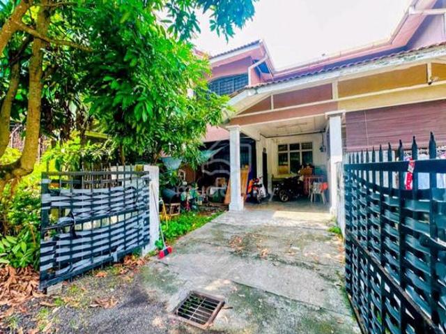 Hot area Double Storey Taman Seroja Salak Tinggi for sale