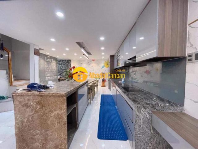 Hót bán nhà mặt tiền dương quảng hàm 102m2 giá chỉ 10.5 tỷ
