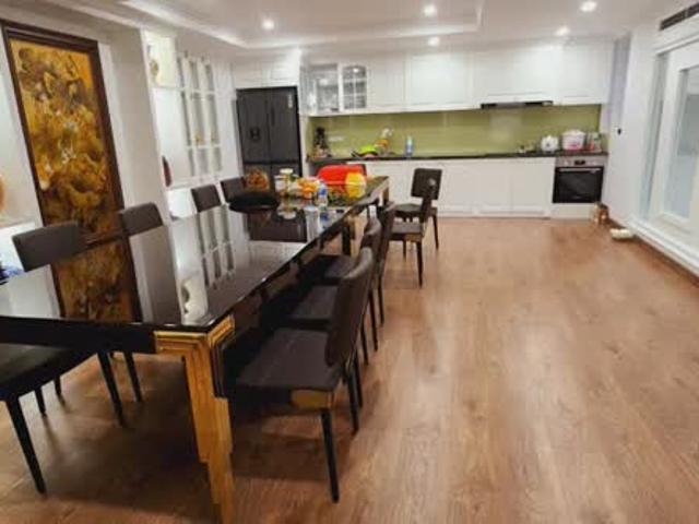 Hot Biệt Thự Mặt Phố Trung Kính Lô Góc Ôtô Tránh Vỉa Hè 280M 4T MT 48M Chỉ Hơn 300tr/m