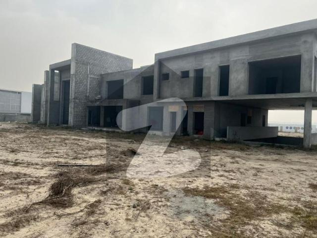 Hot Deal 4 Kanal Luxury Villa with Golf View For Sale in Eighteen
