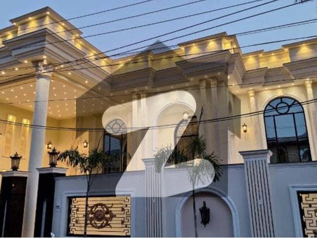 HOT DEAL 7 Bed Designer Luxury House in Prime SAEED COLONY Location | Fully Renovated