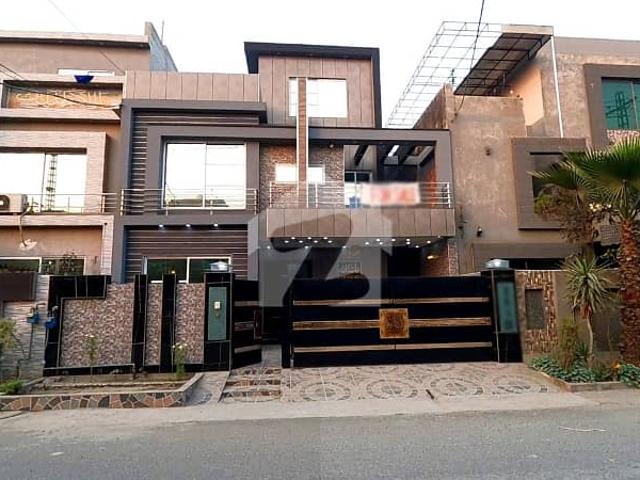 Hot Deal! 10 Marla Stylish Villa For Sale Demand 460 Lac