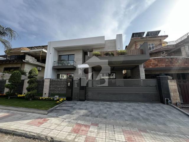 Hot Deal! 1 Kanal Luxury House | 5 Bed | Prime Location | DHA Phase 2