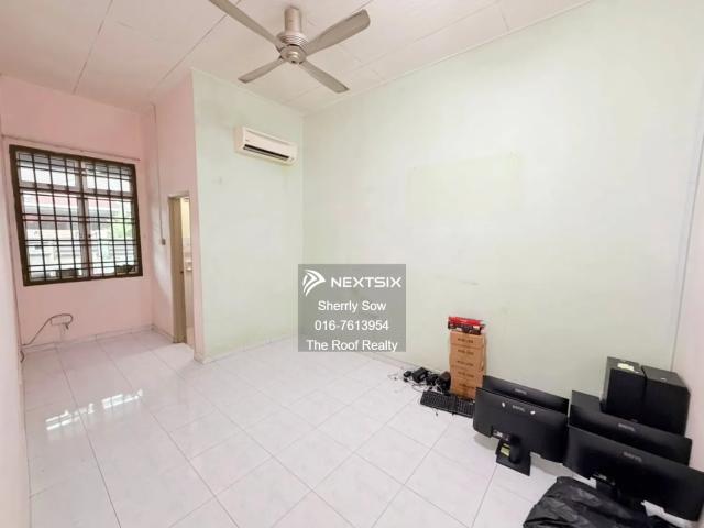 HOT family favourite! Strategic location, easy access, spacious homes & everyday convenience Perfect for own stay or