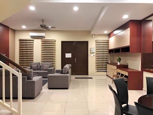HOT INVEST BELOW VALUE 3 Storey Superlink Kota Syahbandar Limbongan